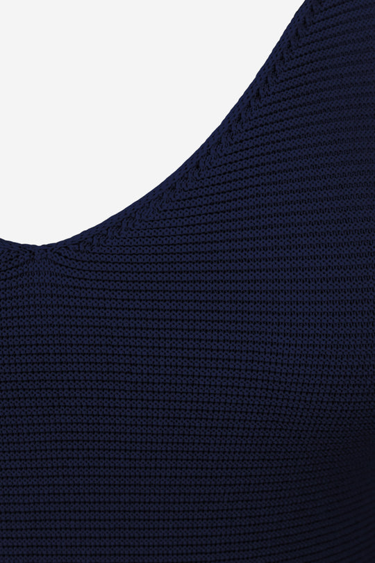 #color_navy-milk