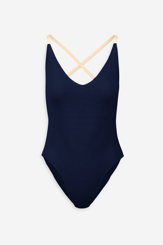 #color_navy-milk