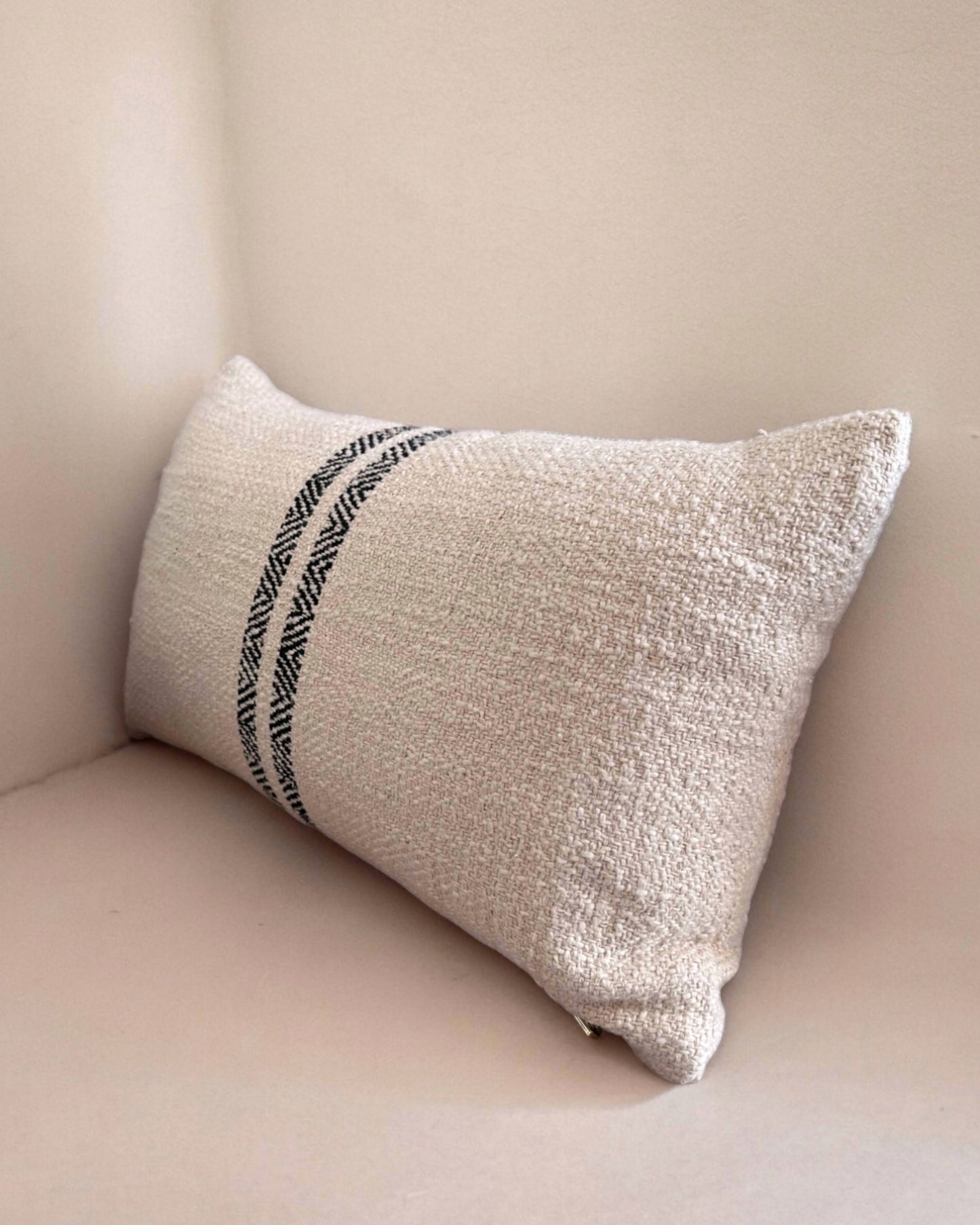 hugh lumbar pillow cover