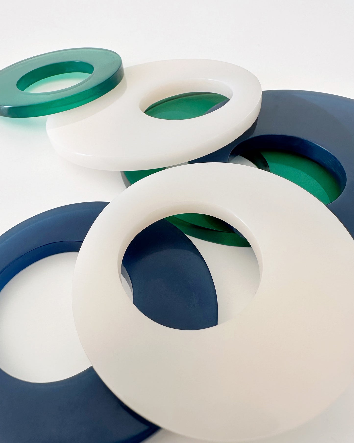 resin napkin rings large set/4