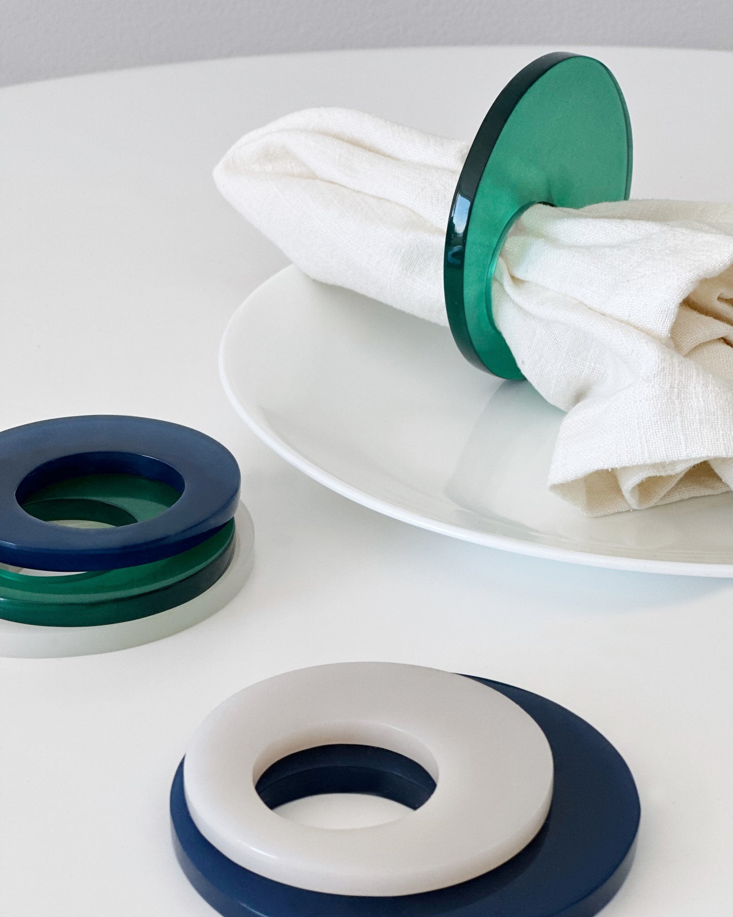 resin napkin rings large set/4