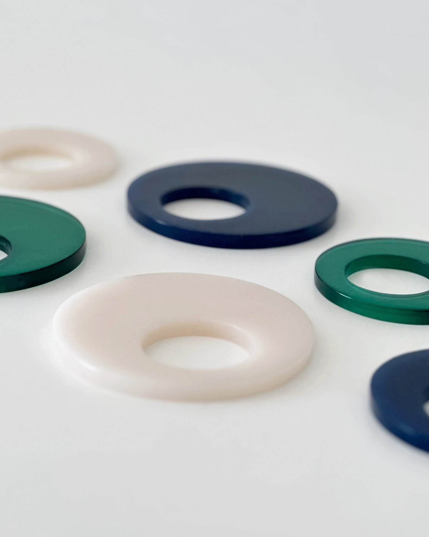 resin napkin rings large set/4